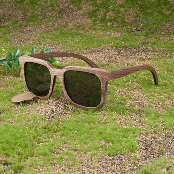 BOBO BIRD Drvene Sunčane Naočale Za Muškarce Bambus Crni Orah Polarizovana UV-zaštita custmoize graviranje sunčane naočale Sunčane Naočale u Drvenoj Poklon Kutiji