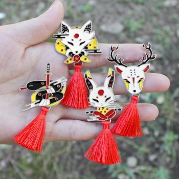 Moda Životinja Japanski Kabuki Maska Pjegavi Jelena Lisica Zmija Zec S Crvenim Svilenim Koncem Kićanka Privjesak Broševi Prijatelji Poklone
